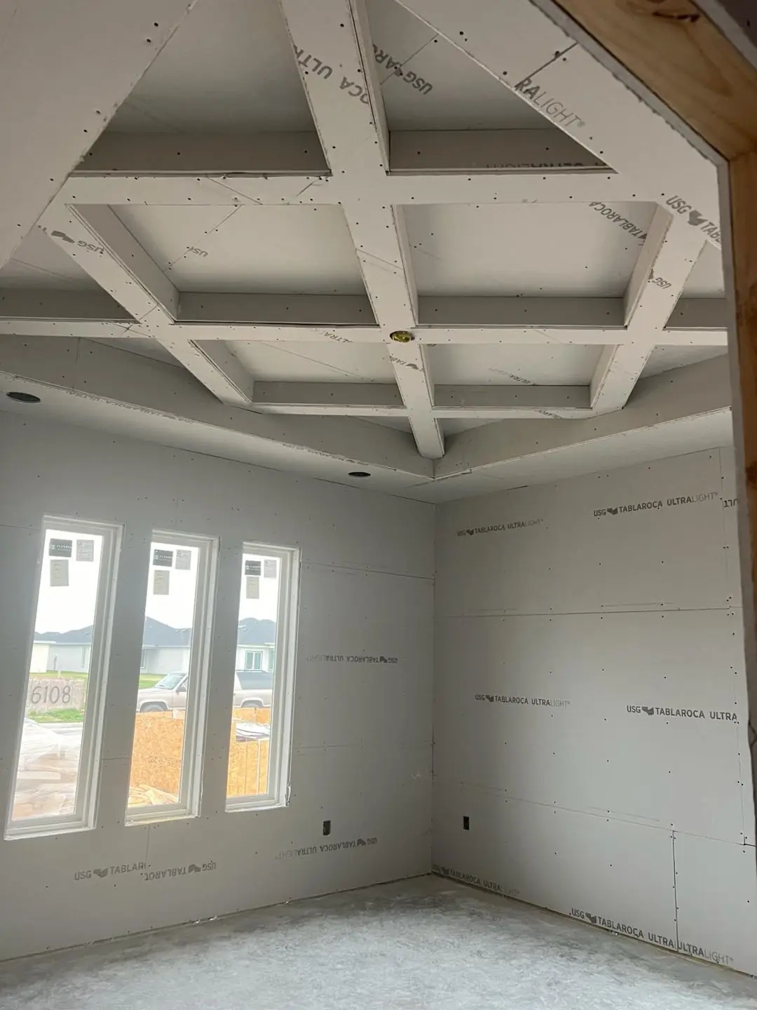Drywall ceilings, tray/coffer